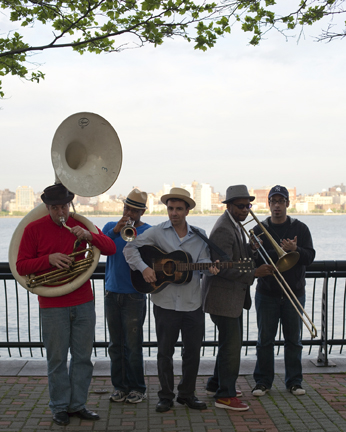 howardfishmanandthebiting_fishbrass_band_photo_by_nisha_sondhe_75