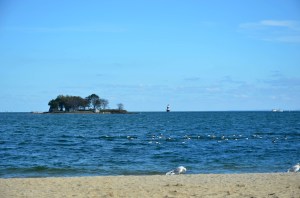 calf pasture beach island lighthouser (1 of 1)