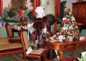 Iranistan_woman_decorating_MS.sm_web