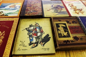Samples_of_vintage_childrens_books_robinson_crusoe