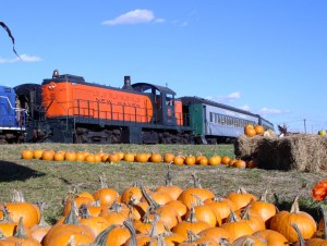PumpkinTrain_[horizontal]