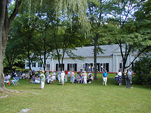 Womaningreen300JoanWalden300