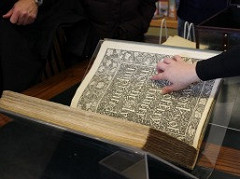 24814654690_a20b08e59f_m