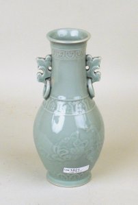 1465255-chinese-longquan-celadon-vase