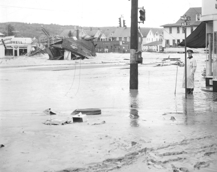 1955 flood corner Water and Main with policeman
